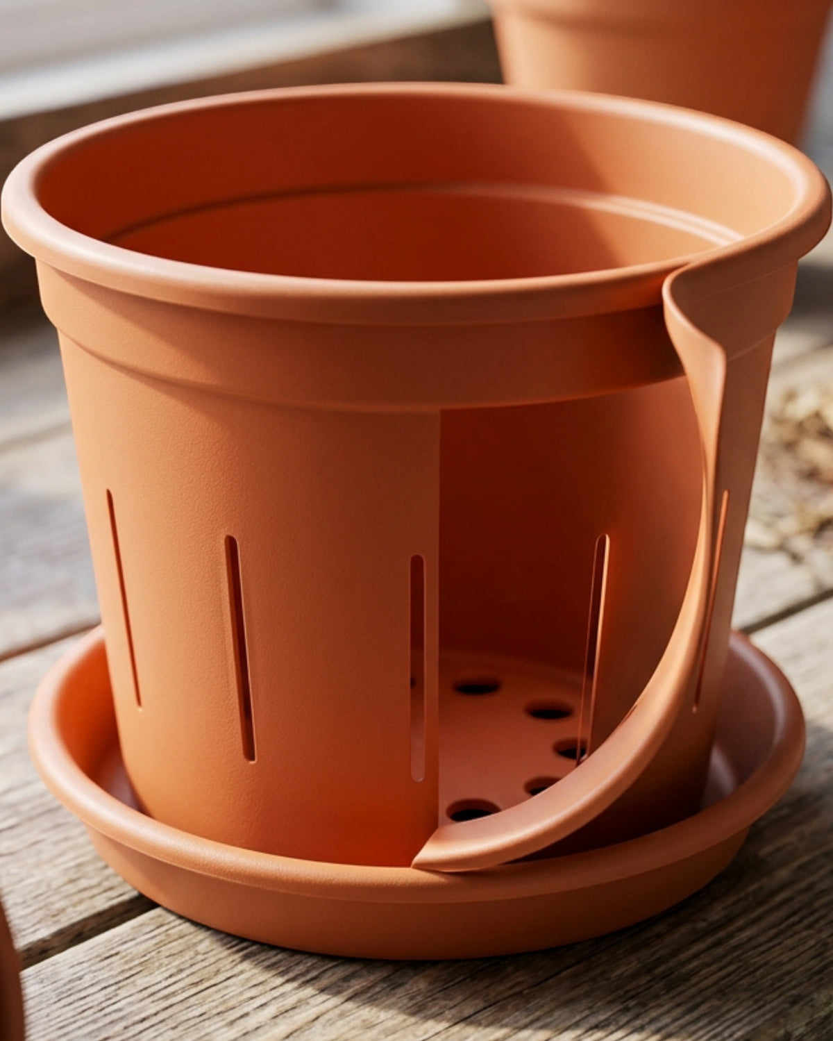 oakd.shop Ventilated Plastic Nursery Pots 15 cm Terracotta Set of 6 - Detail view